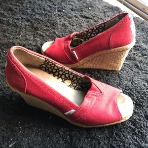 Toms Red canvas open toes slip on wedges sz 6